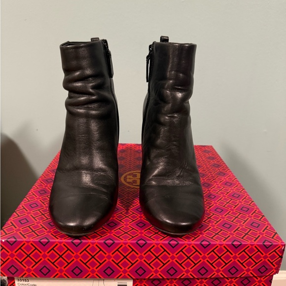 TORY BURCH Grove 100MM
Bootie Black Leather - Picture 4 of 7